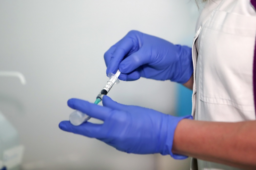 Pfizer - Βiontech: Αυξάνουν την παραγωγή εμβολίων σε 2 δισ. για φέτος