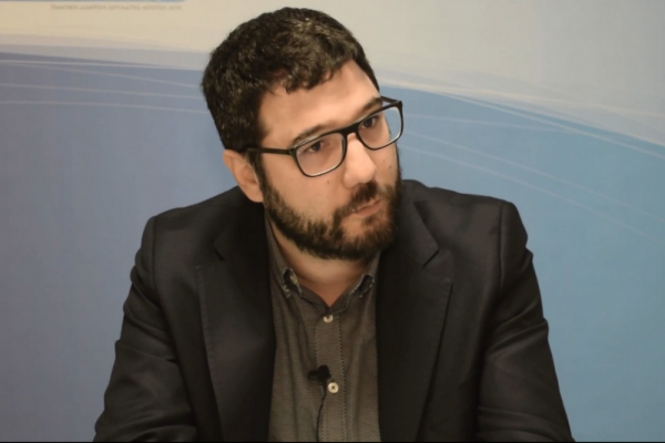 Ηλιόπουλος: Η κυβέρνηση παίζει στα ζάρια τις ζωές των πολιτών