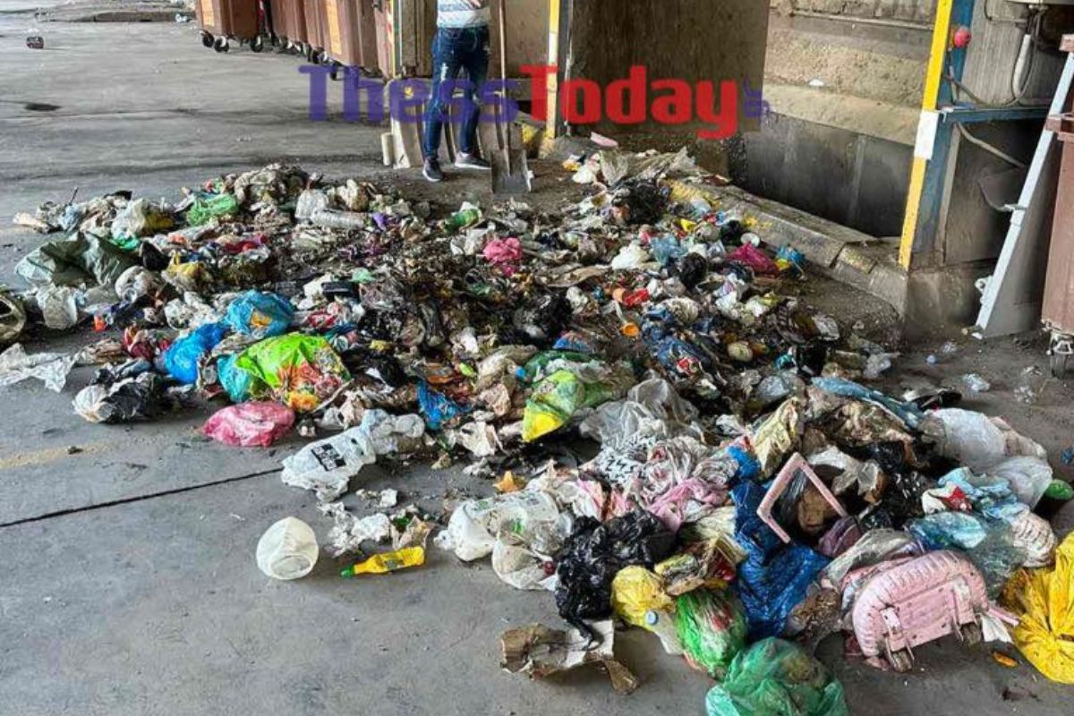 Θεσσαλονίκη: Σκουπίδια από χρυσάφι – Σακούλα με «θησαυρό» πετάχτηκε σε κάδο