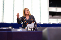 Μαρία Σπυράκη: Θα στραφώ κατά του συνεργάτη μου