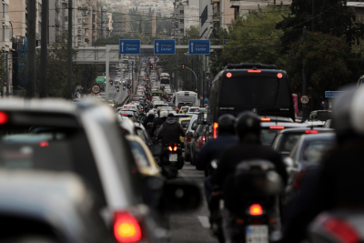 Κίνηση τώρα: Κυκλοφοριακό έμφραγμα με το καλημέρα στην Αθήνα - Πού υπάρχουν προβλήματα