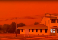 Απόκοσμες εικόνες από τις φωτιές στον Καναδά - «Βάφτηκε» πορτοκαλί ο ουρανός
