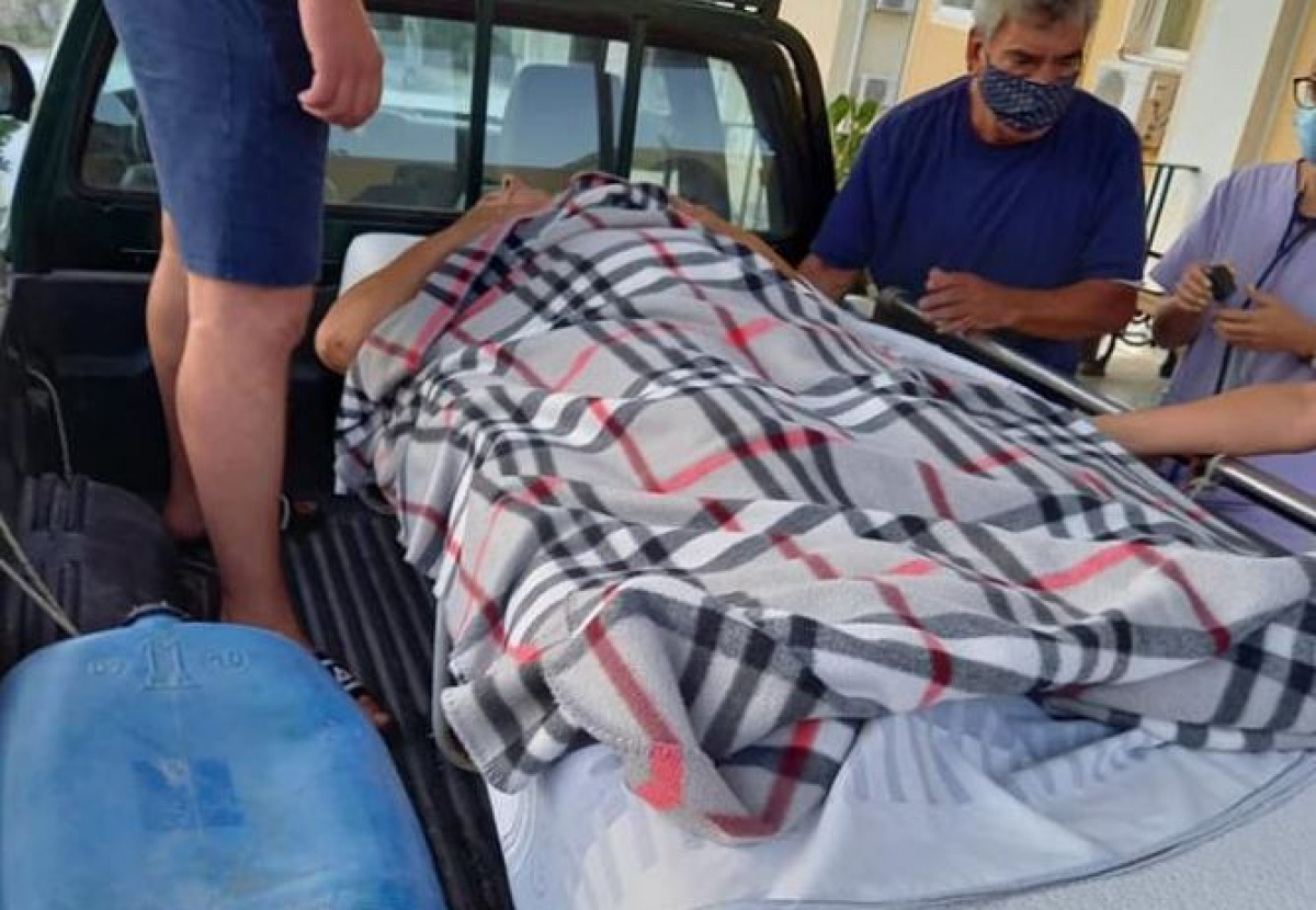Κεφαλονιά: Μετέφεραν ασθενή με καρότσα γιατί το ΕΚΑΒ θα έκανε 1,5 ώρα