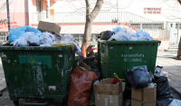 Θεσσαλονίκη: Έκκληση στους κατοίκους του κέντρου να μην κατεβάζουν σκουπίδια