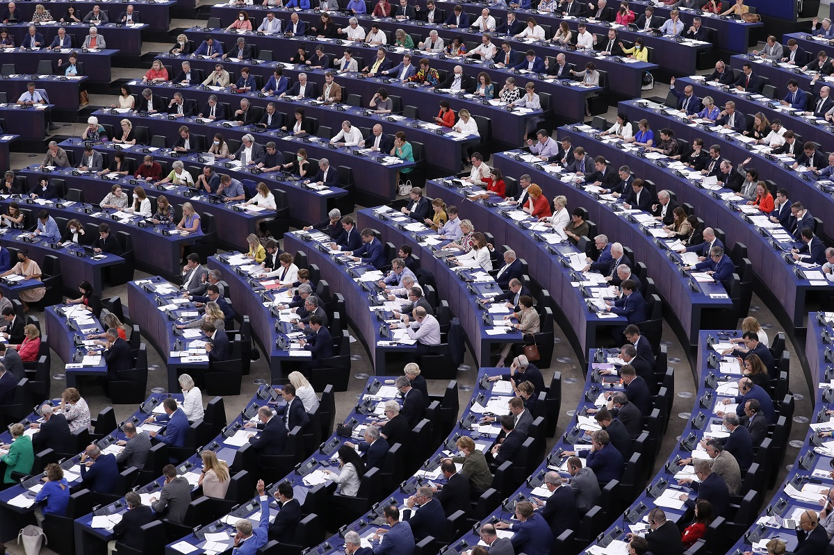 Ευρωκοινοβούλιο: Σφυροκόπημα της κυβέρνησης για τις υποκλοπές