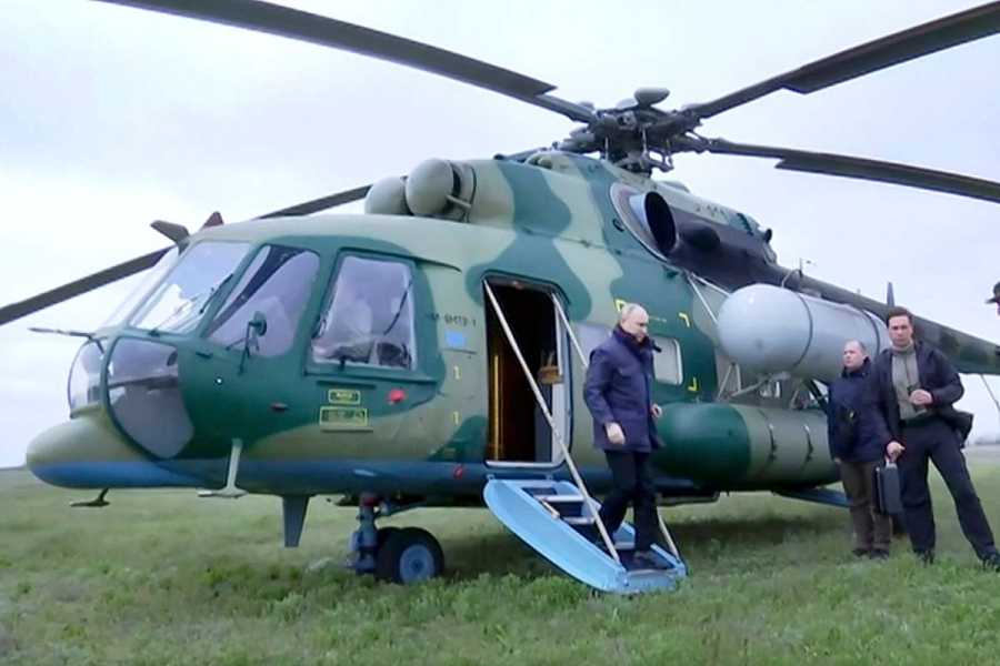 Ξαφνική επίσκεψη Πούτιν στην πρώτη γραμμή του πολέμου - Σε Χερσώνα και Λουχάνσκ (βίντεο)