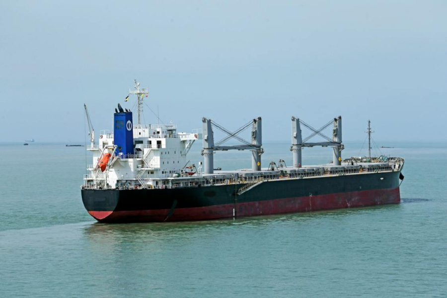 Θρίλερ στη Μαύρη Θάλασσα: Ελληνόκτητο το πλοίο που έπεσε σε νάρκη - Έλληνες οι δύο τραυματίες