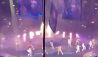 Πανικός σε συναυλία στο Χονγκ Κονγκ: Γιγαντοοθόνη έπεσε πάνω σε χορευτές (Βίντεο)