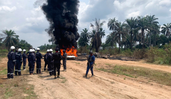Αγωγός πετρελαίου της Shell εξερράγη στην Νιγηρία - Τουλάχιστον 12 νεκροί