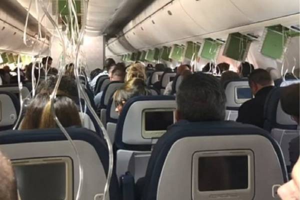 Πανικός σε πτήση: Αεροπλάνο έπεσε 30.000 πόδια σε επτά λεπτά