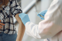Νέο εμβόλιο κορονοϊού με ραντεβού στο emvolio.gov.gr: Άνοιξε η πλατφόρμα - Για ποιους η σύσταση