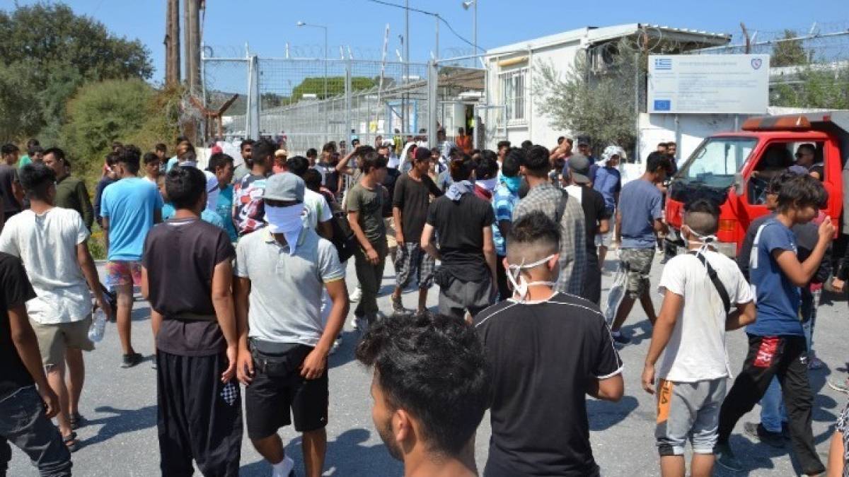 Νέα ένταση στη Μόρια - 1.000 μετανάστες πέρασαν σε ελληνικά νησιά το τελευταίο 24ωρο