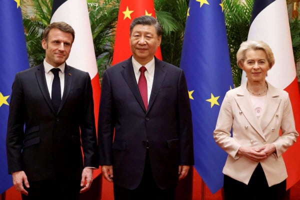 Η γκάφα του Μακρόν και η «κάρτα» στην φον ντερ Λάιεν: Κινέζικα καψώνια στους δυο Ευρωπαίους ηγέτες