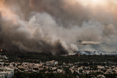 Ο όλεθρος της φωτιάς στο Λεκανοπέδιο και οι ανοιχτές πληγές της επόμενης μέρας