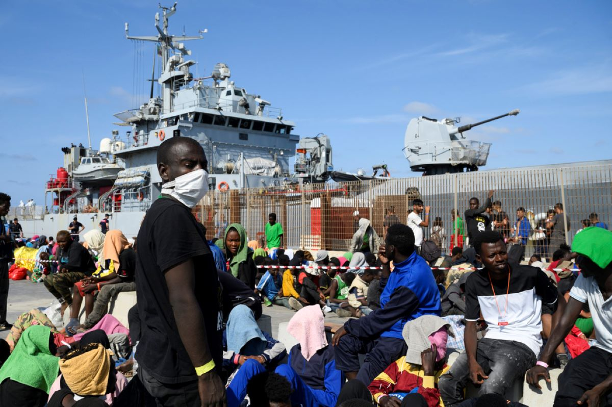 Γάλλος ΥΠΕΣ προς Ιταλία: «Δεν δεχόμαστε μετανάστες από τη Λαμπεντούζα»