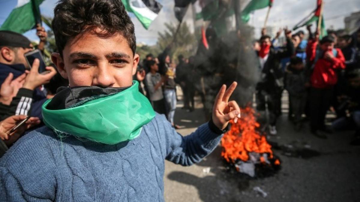 Δυτική Όχθη: Συγκρούσεις μετά την ανακοίνωση του σχεδίου Τραμπ - Τραυματίστηκαν 13 Παλαιστίνιοι