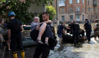 Φράγμα Καχόβκα: Έκκληση Ζελένσκι σε ΟΗΕ και Ερυθρό Σταυρό για βοήθεια στους πληγέντες