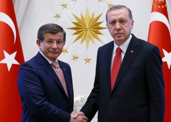 Τουρκία : Nέο κόμμα από τον Νταβούτογλου