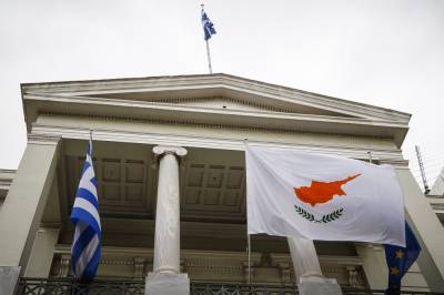 Τηλεφωνική επικοινωνία των ΥΕΘΑ Ελλάδας - Κύπρου: Κοινή στάση απέναντι στην Τουρκία