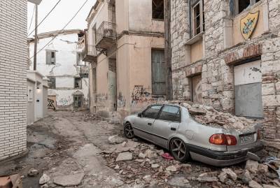 «Μαύρη τρύπα» τα χιλιάδες ετοιμόρροπα κτίρια στην Ελλάδα