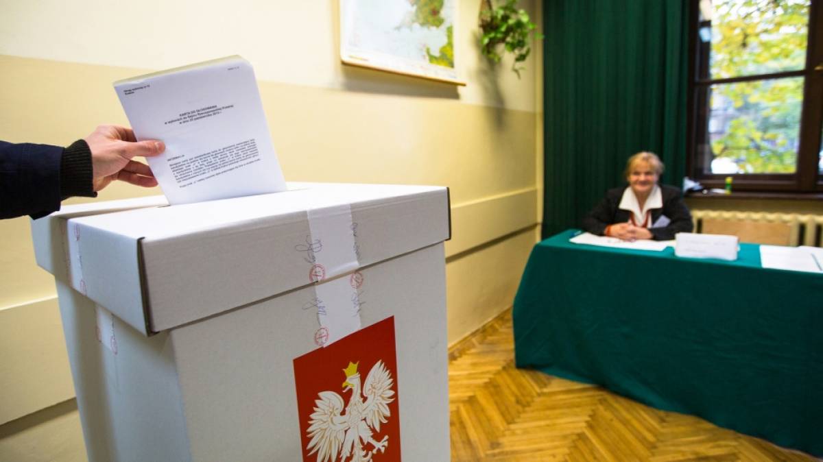 Πολωνία: Νέο κοινοβούλιο εκλέγουν οι Πολωνοί