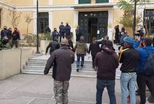 Πολυτεχνείο: Στον εισαγγελέα οι συλληφθέντες στα Σεπόλια