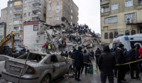 Εφιαλτικές εκτιμήσεις για 20.000 νεκρούς σε Τουρκία και Συρία - Μάχη με τον χρόνο για εγκλωβισμένες οικογένειες
