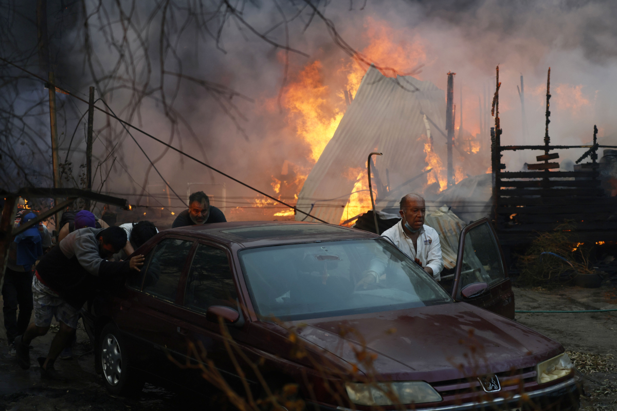 Χιλή: Τουλάχιστον δέκα νεκροί σε δασικές πυρκαγιές (βίντεο)