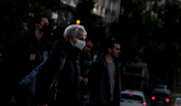 Τι σπρώχνει διαρκώς σε νέα μέτρα την Ελλάδα