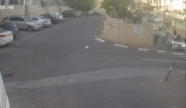Ιερουσαλήμ: Αυτοκίνητο έπεσε επάνω σε πλήθος – Δύο ελαφρά τραυματίες (βίντεο)