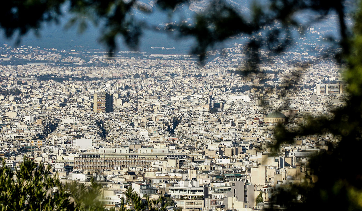 Δικαστική απόφαση του Εφετείου Αθηνών βάζει «φρένο» στους πλειστηριασμούς των funds