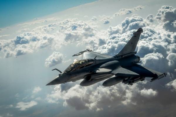Κωσταράκος: Μεγάλο λάθος να αποσύρουμε τα Mirage 2000 λόγω Rafale