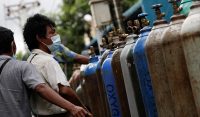 «Παλεύουν» για οξυγόνο στη Μιανμάρ: Το μεγαλύτερο ξέσπασμα του κορονοϊού