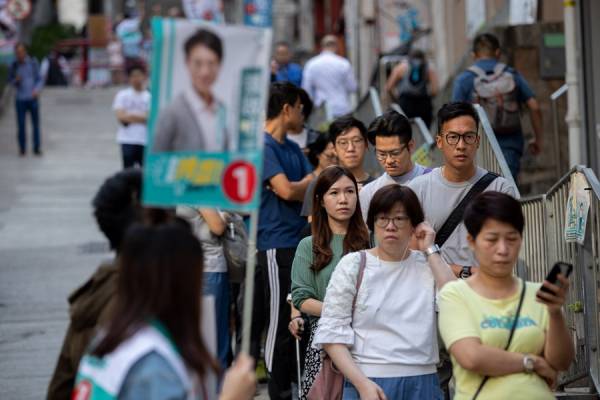 Χονγκ Κονγκ: Αριθμός ρεκόρ στις περιφερειακές εκλογές