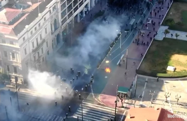 Τα επεισόδια στο κέντρο της Αθήνας από το drone της αστυνομίας (Βίντεο)