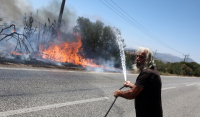 Έκτακτη ανακοίνωση του Meteo για τη φωτιά στον Κουβαρά - «Εξαιρετικά υψηλή ευφλεκτότητα»