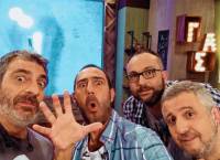 Αντώνης Κανάκης: Επιστρέφει στη τηλεόραση με τους «Ράδιο Αρβύλα»