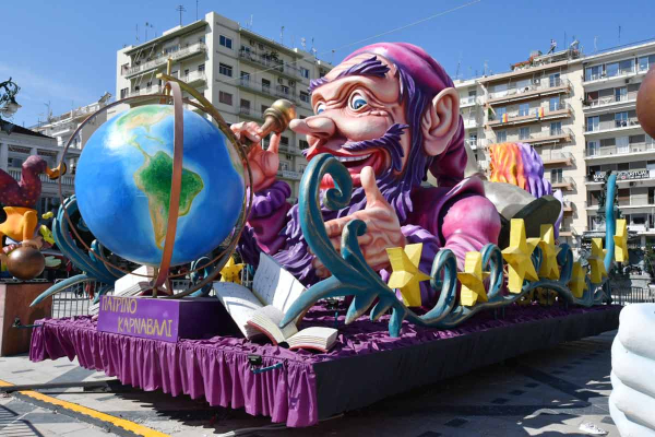 Πάτρα - Καρναβάλι: Η Μεγάλη Παρέλαση - Δείτε βίντεο και φωτογραφίες