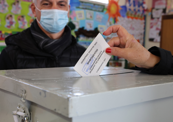 Κύπρος: Αυξημένη η συμμετοχή μέχρι τις 12:00 στον β&#039; γύρο των εκλογών