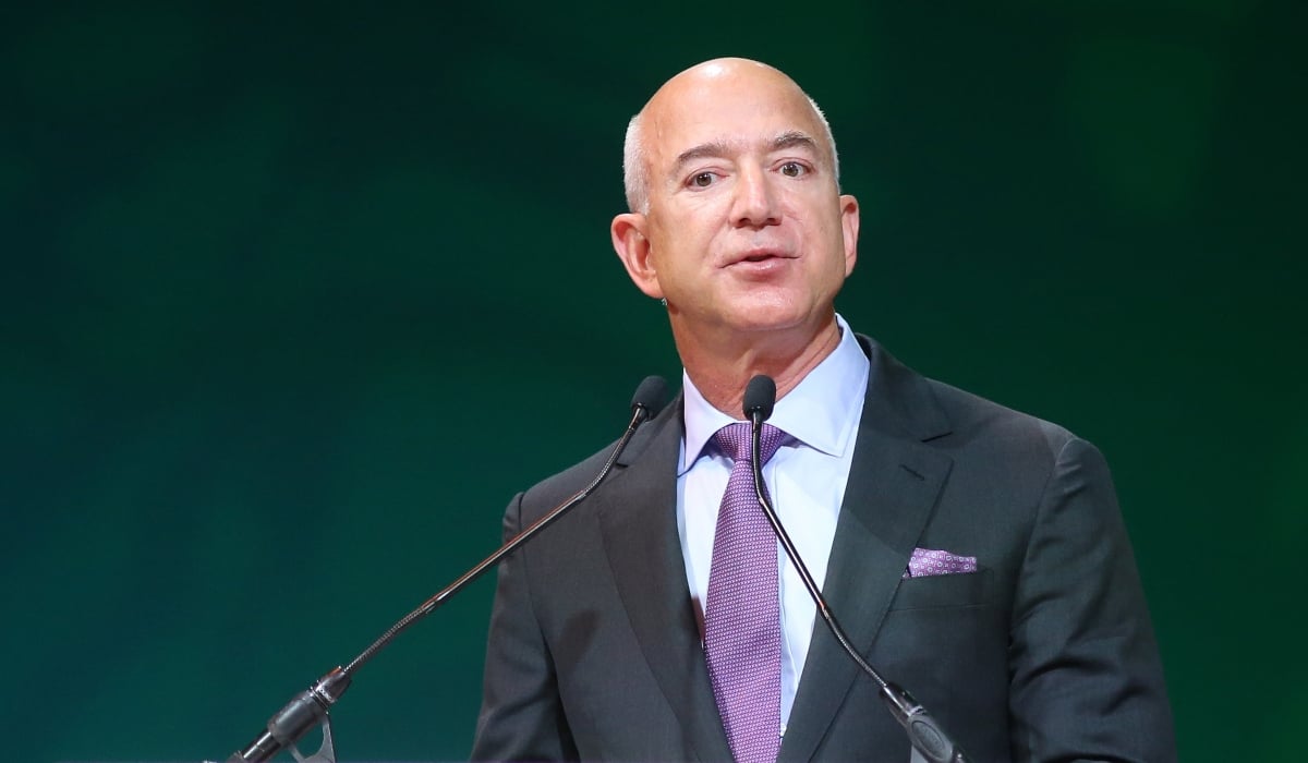 Τζεφ Μπέζος: Έχασε 20 δισ. δολάρια μετά από «βουτιά» της μετοχής της Amazon