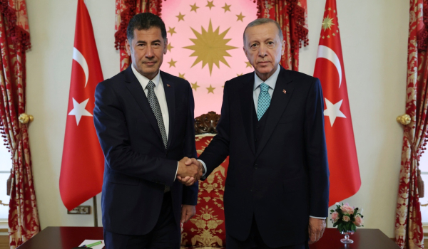 Εκλογές Τουρκία: Ο «ρυθμιστής» Ογκάν θα στηρίξει Ερντογάν