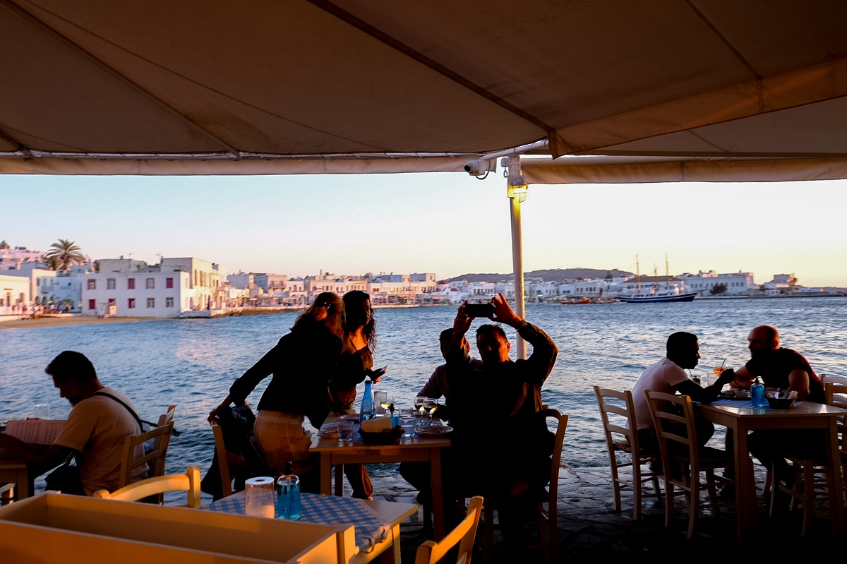 Μύκονος: 48ωρο λουκέτο σε γνωστό beach restaurant