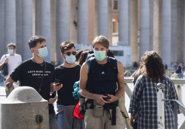 Κορονοϊός στην Ιταλία: Περισσότερα από 10.000 τα νέα κρούσματα
