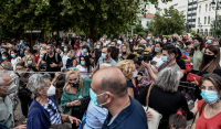 Μίκης Θεοδωράκης: Πλήθος κόσμου και σήμερα στη Μητρόπολη, την Πέμπτη η κηδεία στα Χανιά