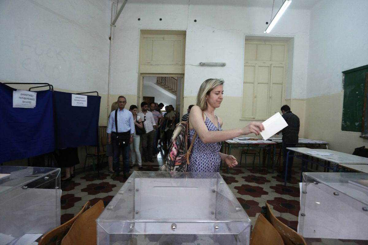 Η ΝΔ, οι δημοσκοπήσεις, η «επέλαση» Βελόπουλου στη Β. Ελλάδα και ο μοναδικός «αντίπαλος»