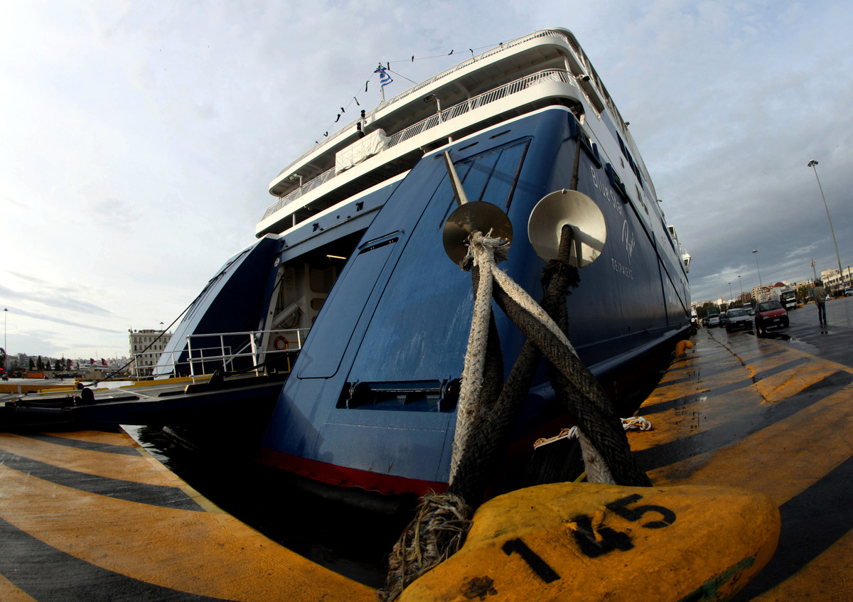 Απεργία στα λιμάνια: Δεμένα τα πλοία για 4 μέρες