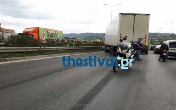 Τροχαίο με σύγκρουση τεσσάρων φορτηγών στη Θεσσαλονίκη