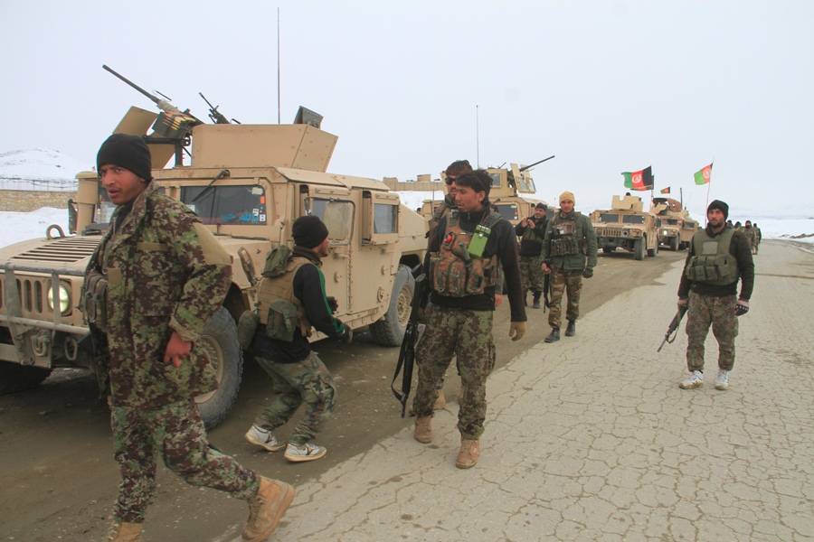 Αφγανιστάν: Μάχη με τους Ταλιμπάν για να φθάσουν στα συντρίμμια του αεροπλάνου των ΗΠΑ