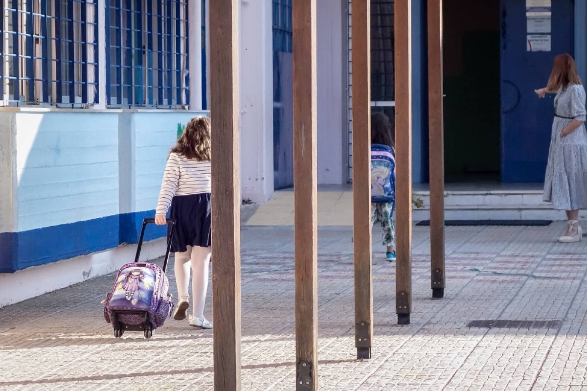 Άνοιγμα σχολείων - Κορονοϊός: Τι πρέπει να κάνουν οι μαθητές πριν μπουν στην τάξη αλλά και στο διάλειμμα