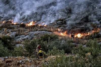 Πυροσβεστική: Σε εξελιξη οι πυρκαγιές σε Μεσοχώρια Εύβοιας και Αρχαία Κορινθία